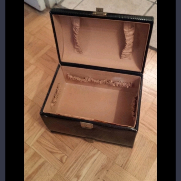 Leather box - Picture 2 of 4